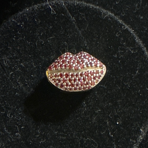 Authentic Pandora red crystal kiss me more lips sterling silver charm 💋 - Picture 3 of 4